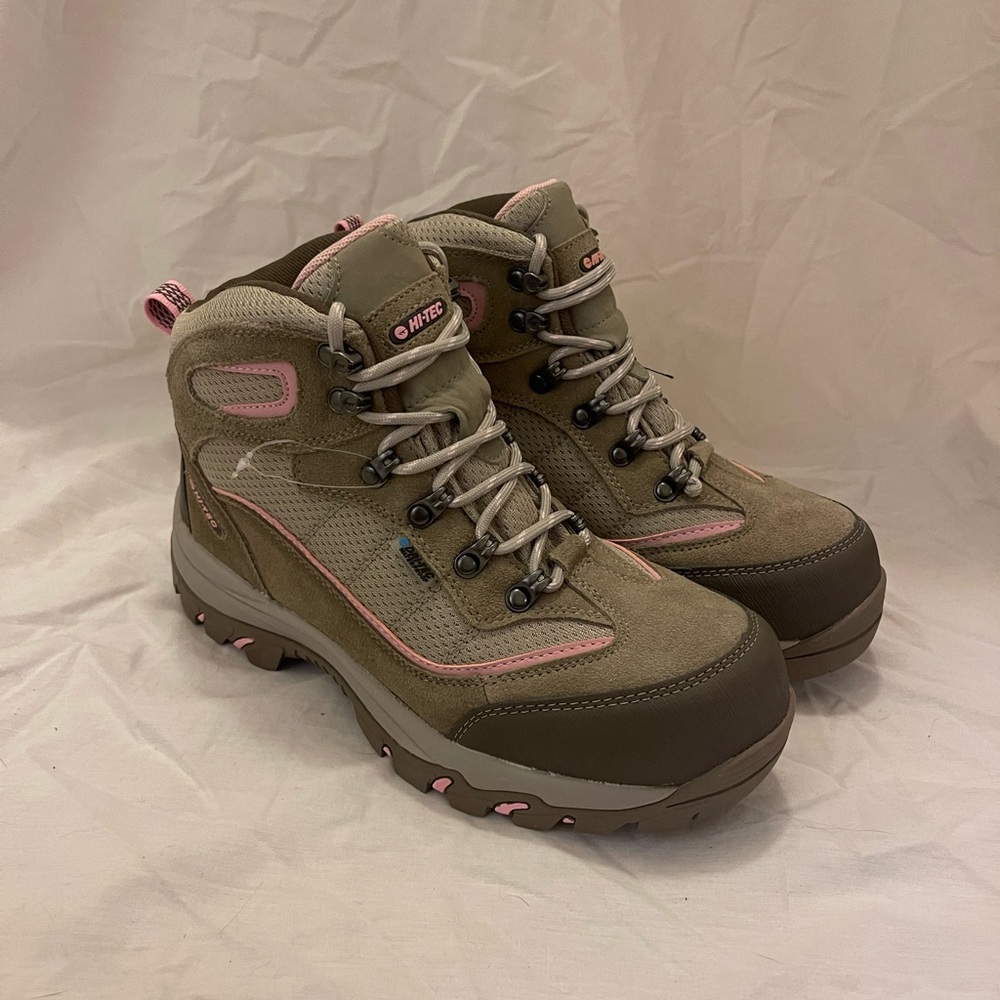 ✨NWOT✨ HI-TEC Women’s Skamania Hiker Boots